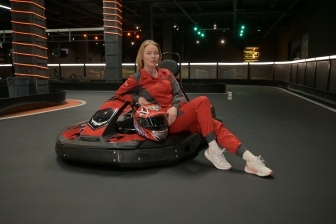 Собирай подруг, приходи на картинг и участвуй в бесплатной фотосессии на нашем картодроме